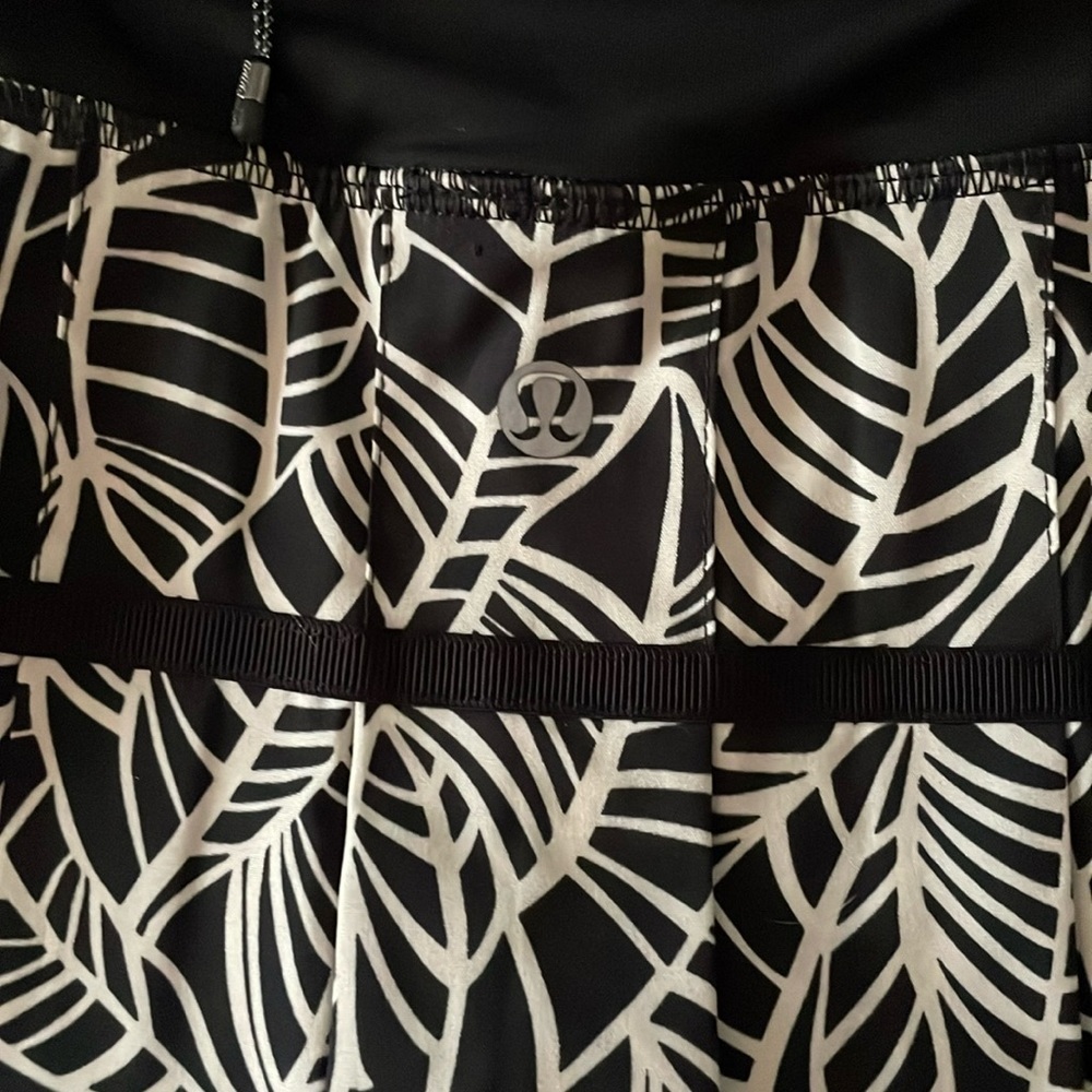 Lululemon Run: Pace Setter Skirt Pretty Palm Black Angel Wing/Black Size… - Picture 10 of 12